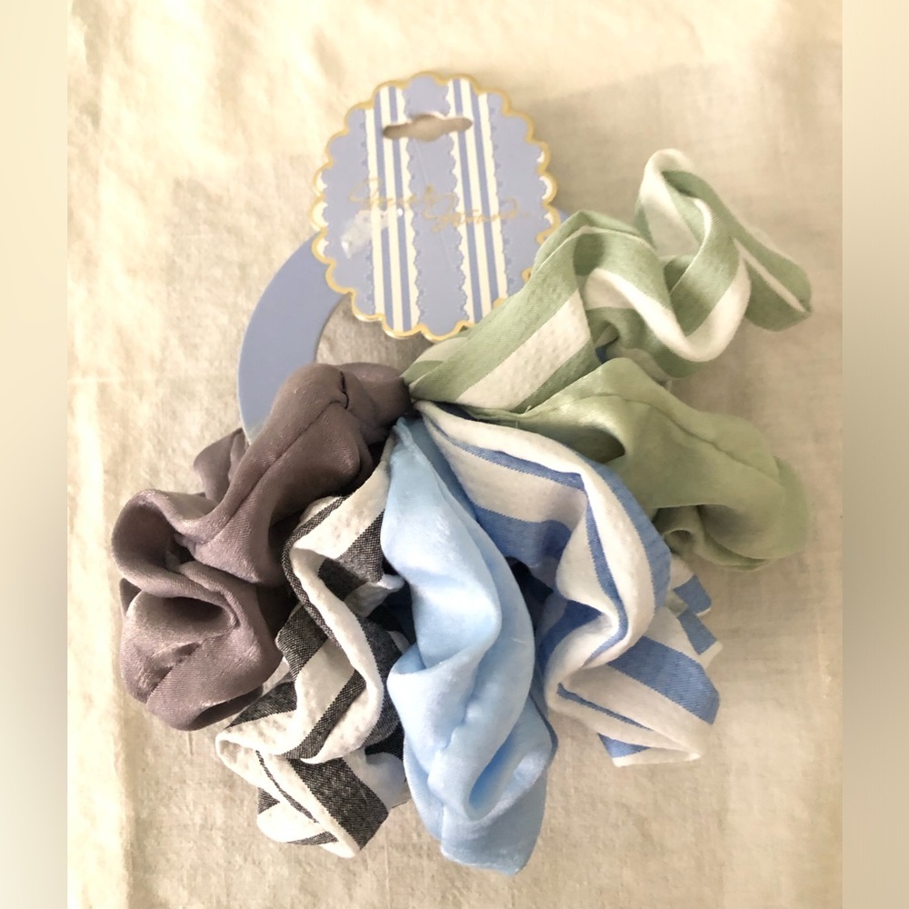 Social Stran 6x scrunchies